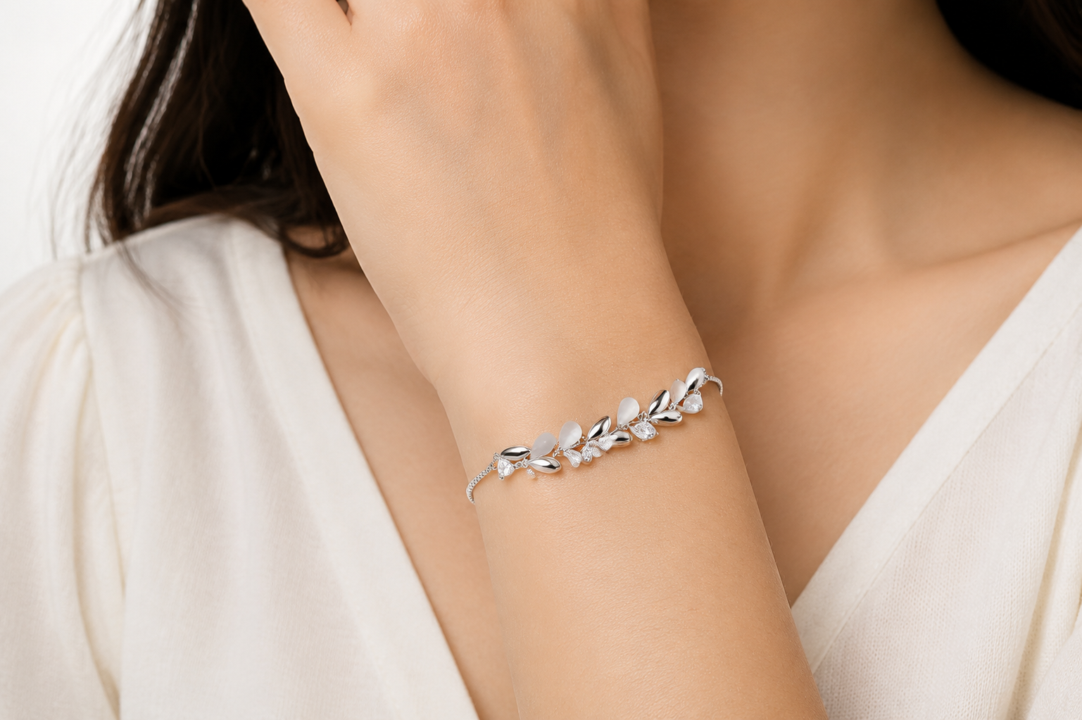 Leaf Pearl Drop Bracelet