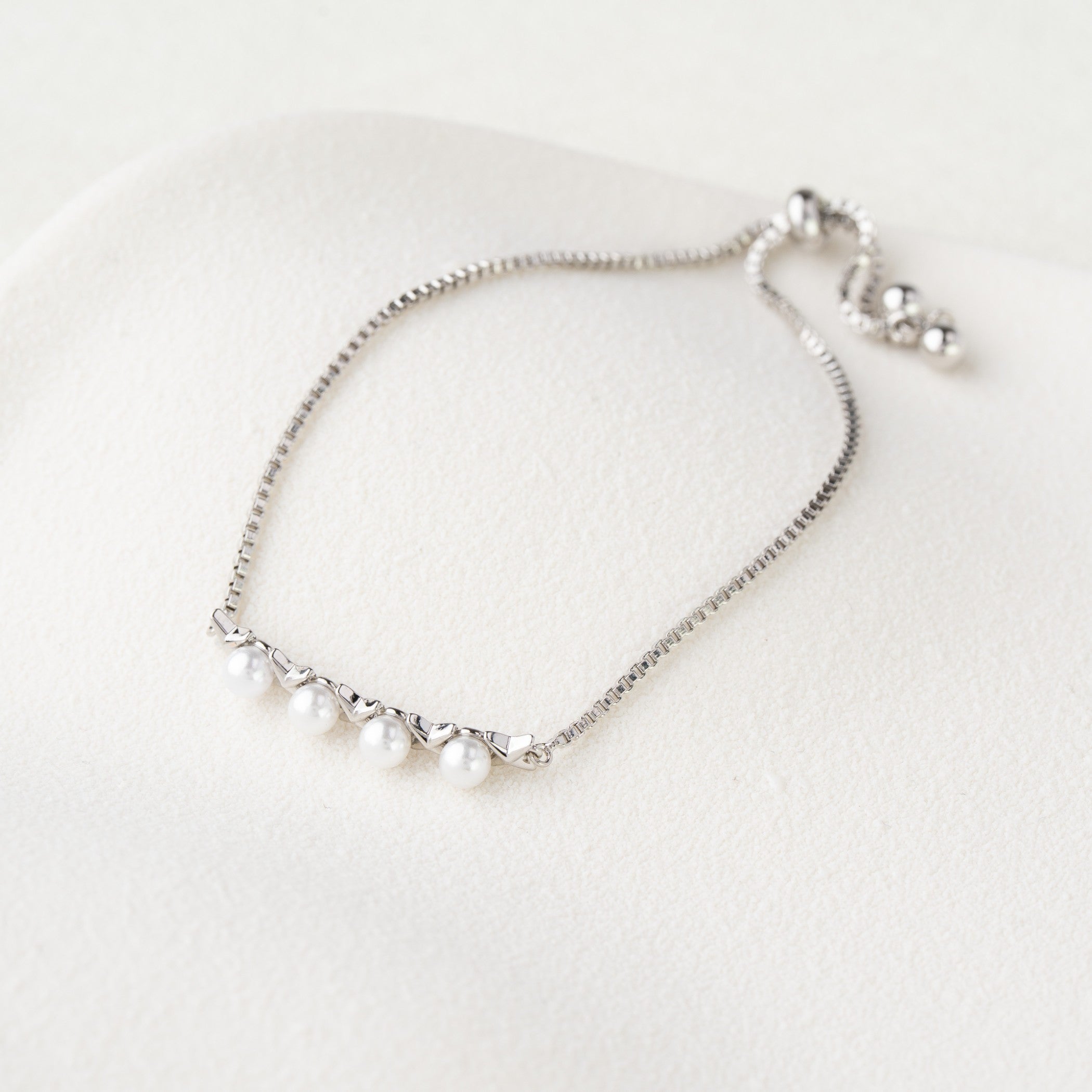 Pearl Line Adjustable Bracelet with Geometric Links