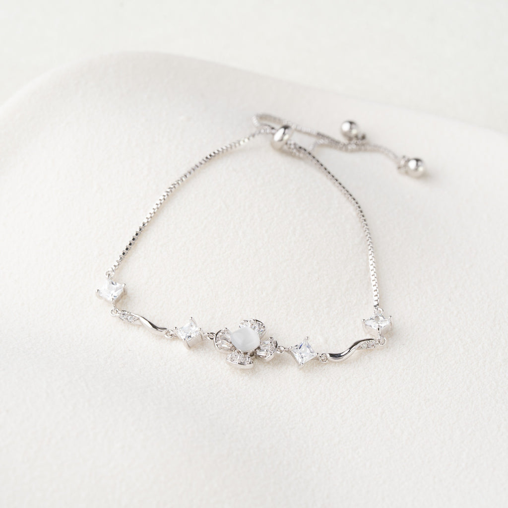 Flower Motif Crystal Adjustable Bracelet