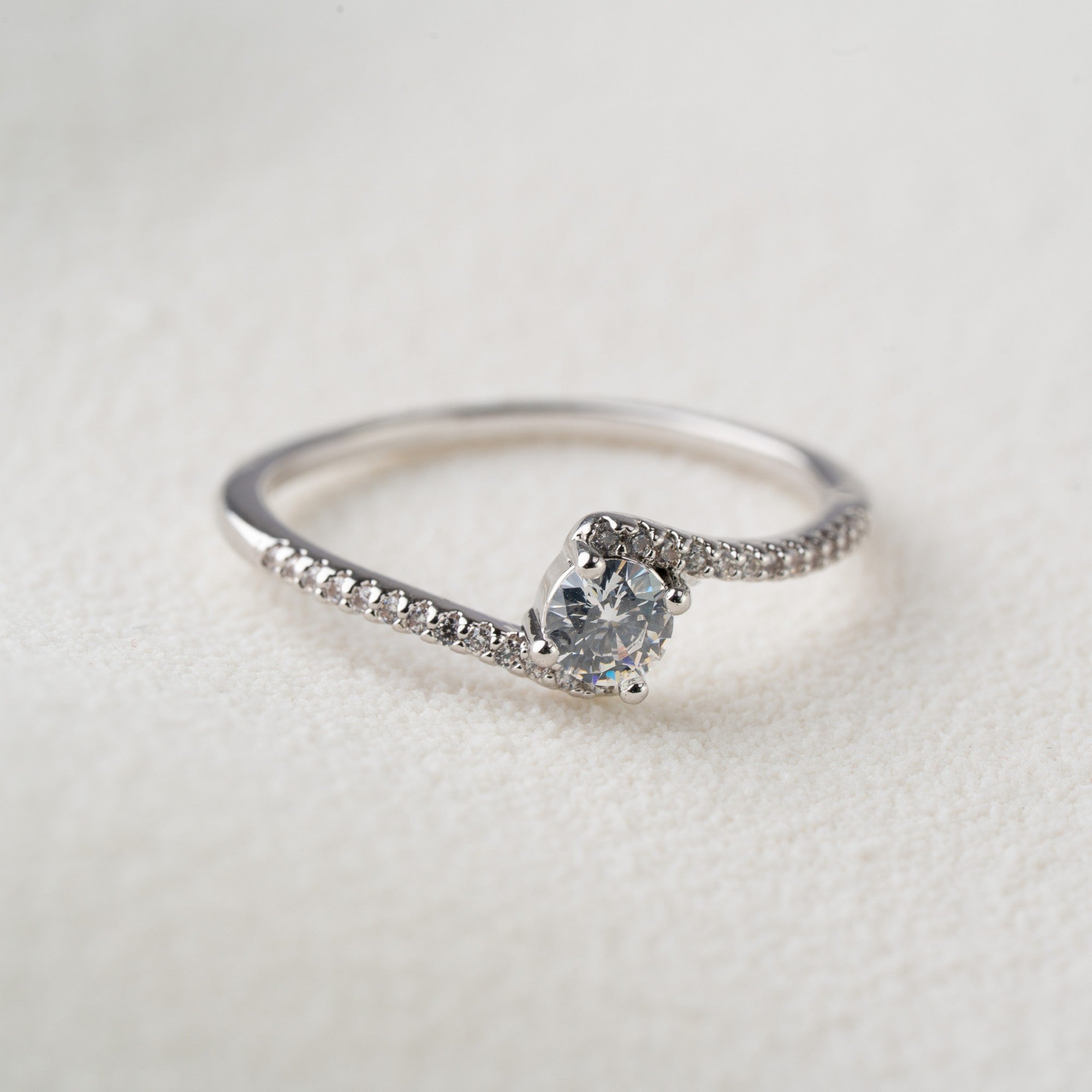 Radiant Solitaire Twist Ring