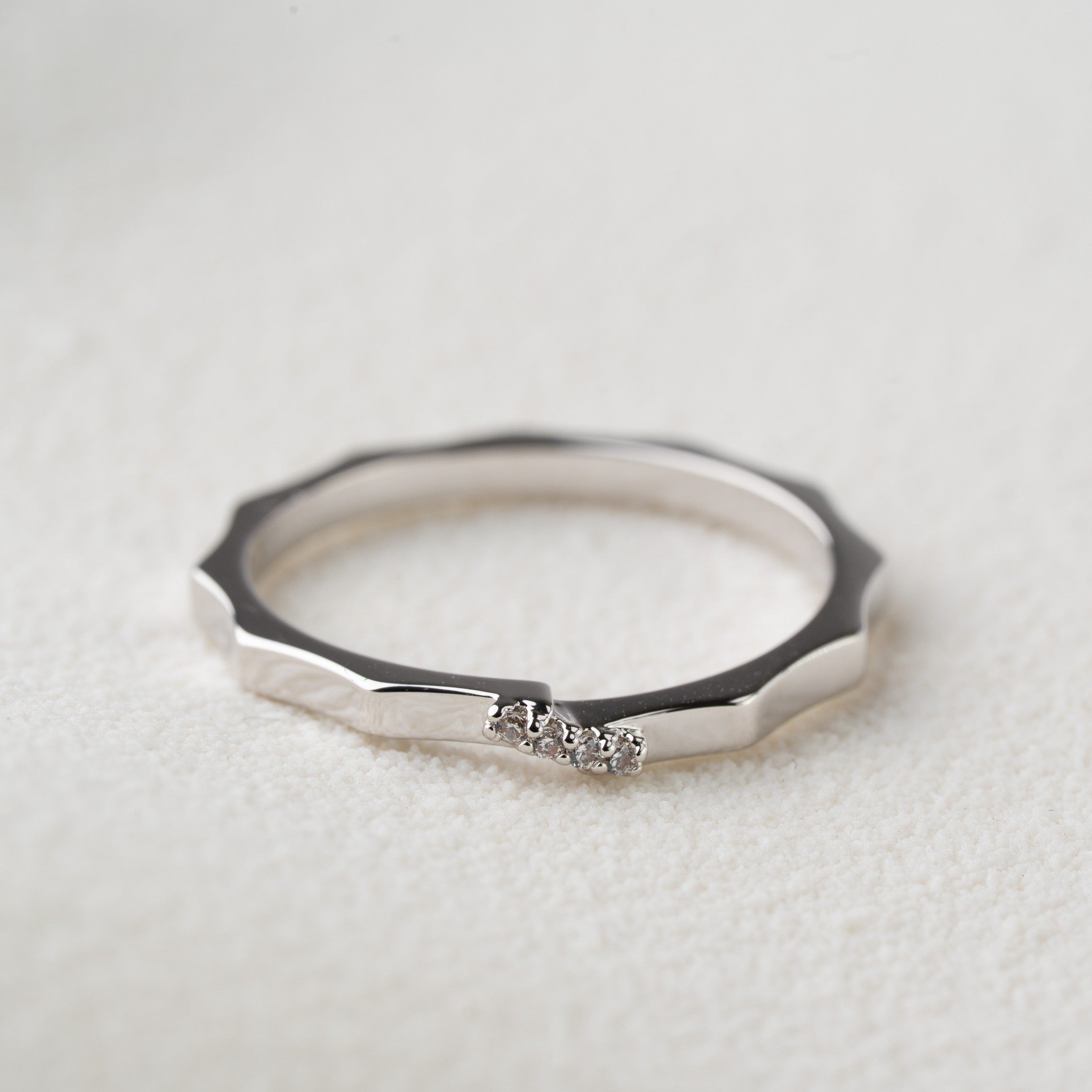 Facet Edge Gold Band Ring