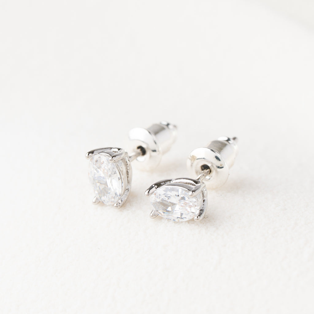Minimal Arc Crystal Studs