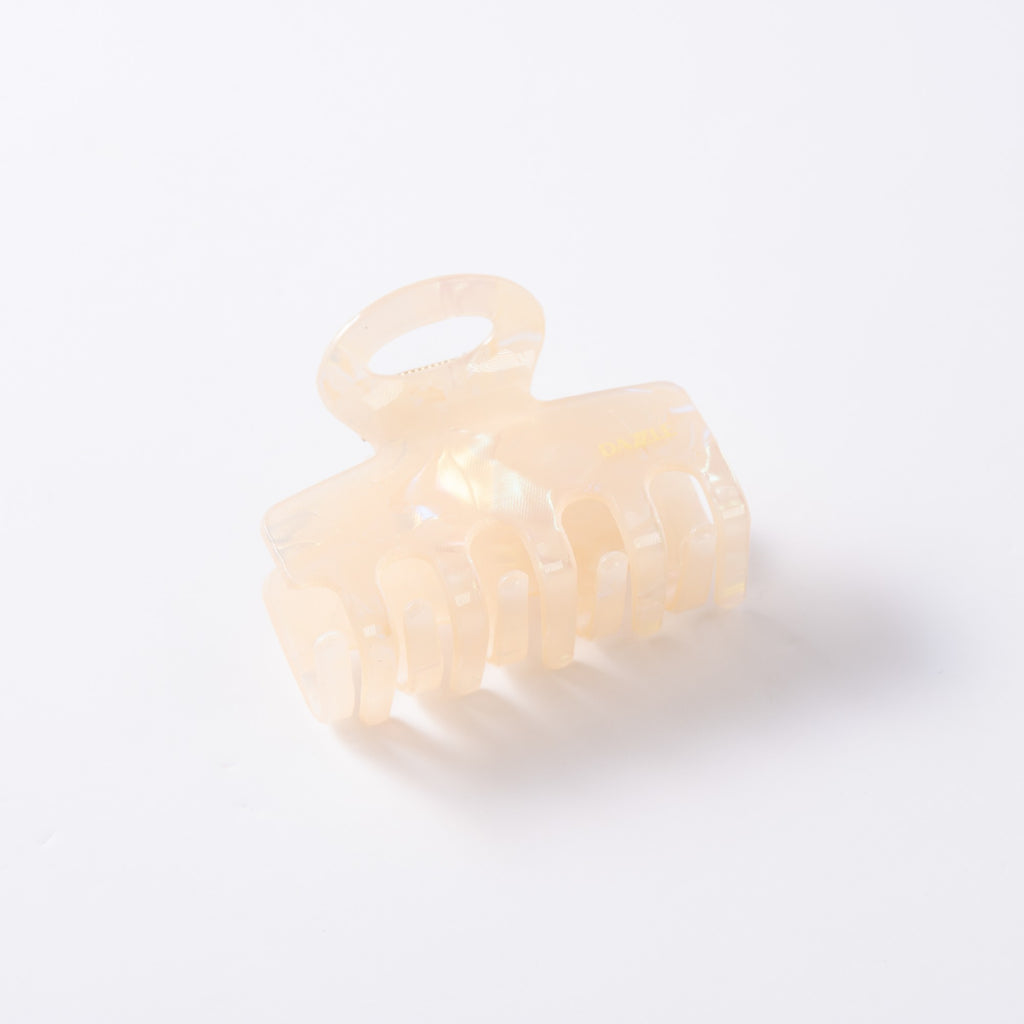 Pearl Loop Classic Claw Clip