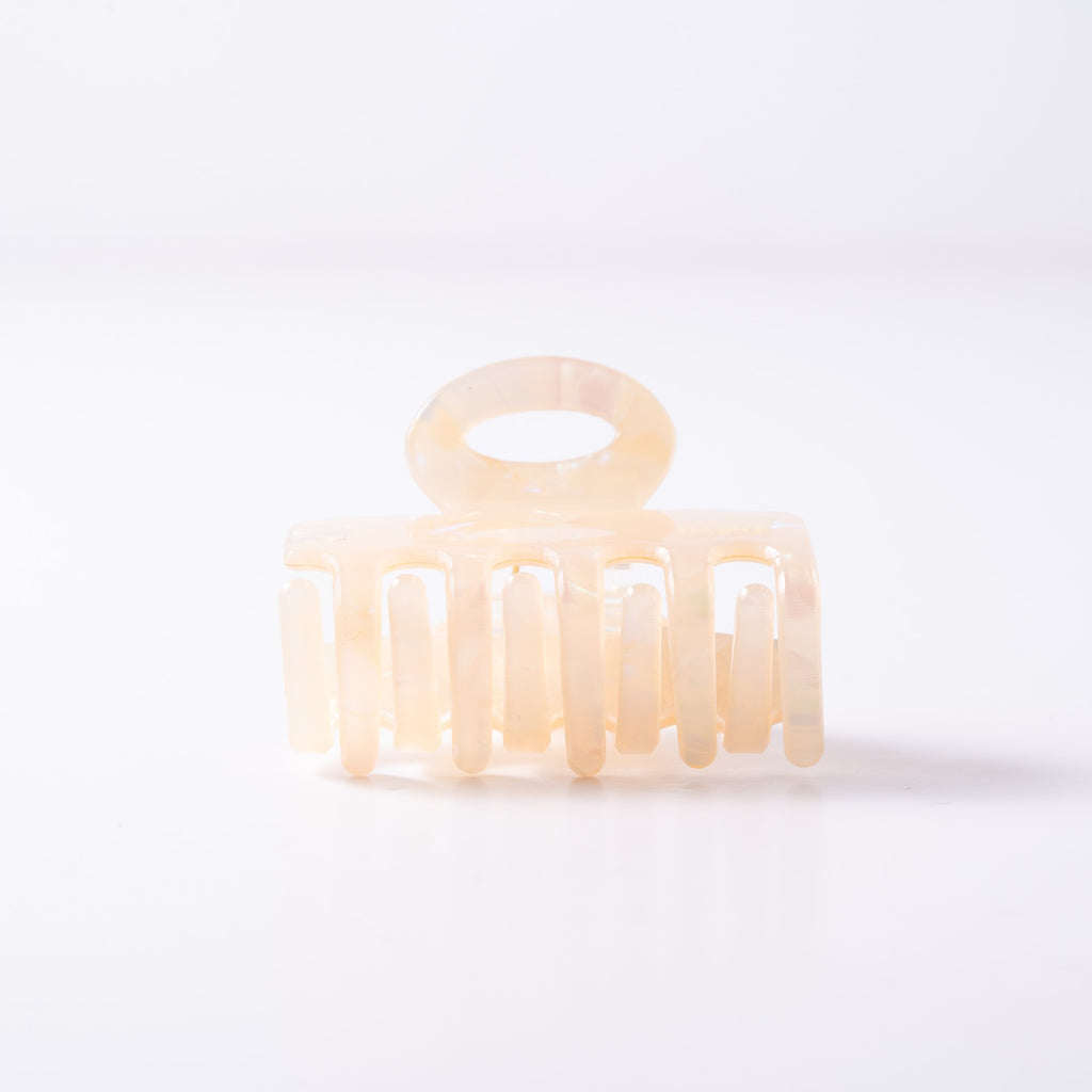 Pearl Loop Classic Claw Clip