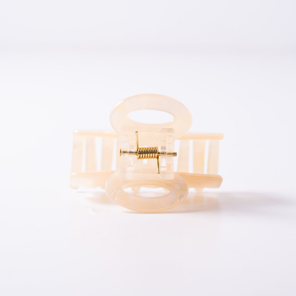 Pearl Loop Classic Claw Clip