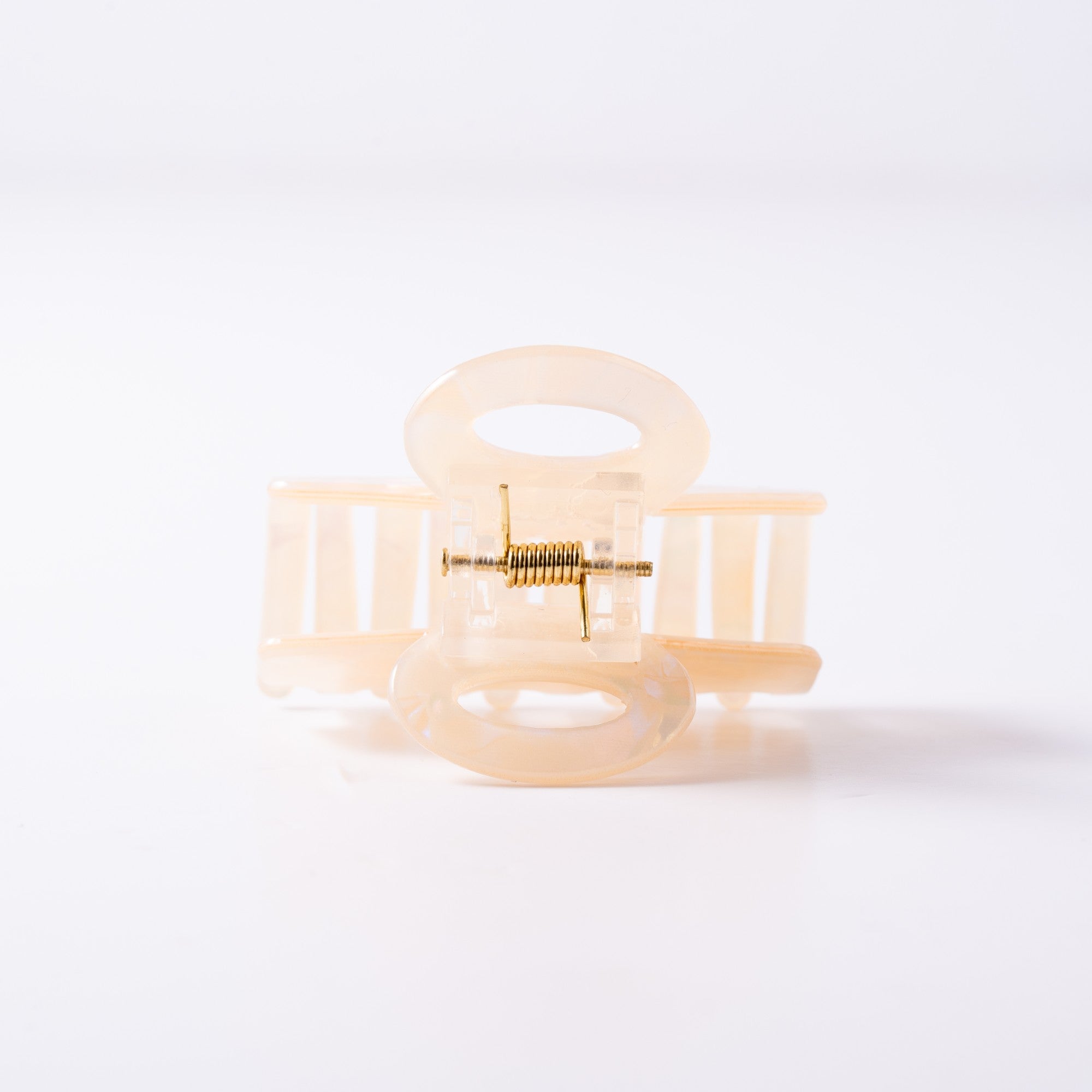 Pearl Loop Classic Claw Clip