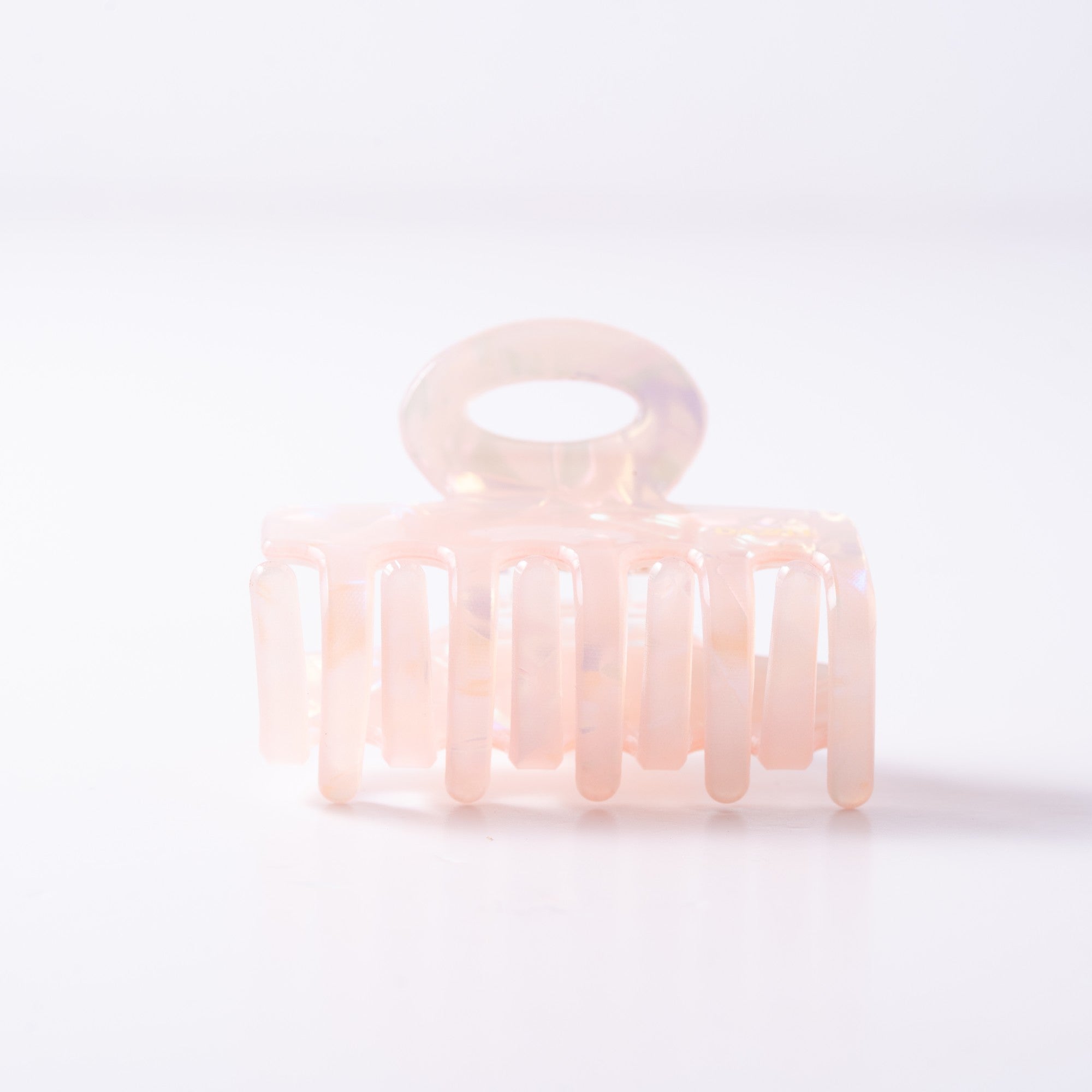 Pearl Loop Classic Claw Clip