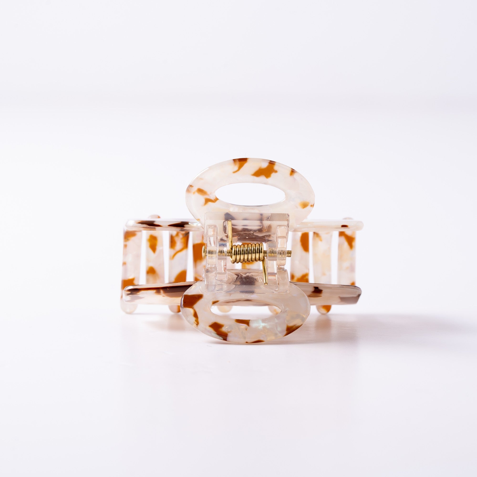 Pearl Loop Classic Claw Clip