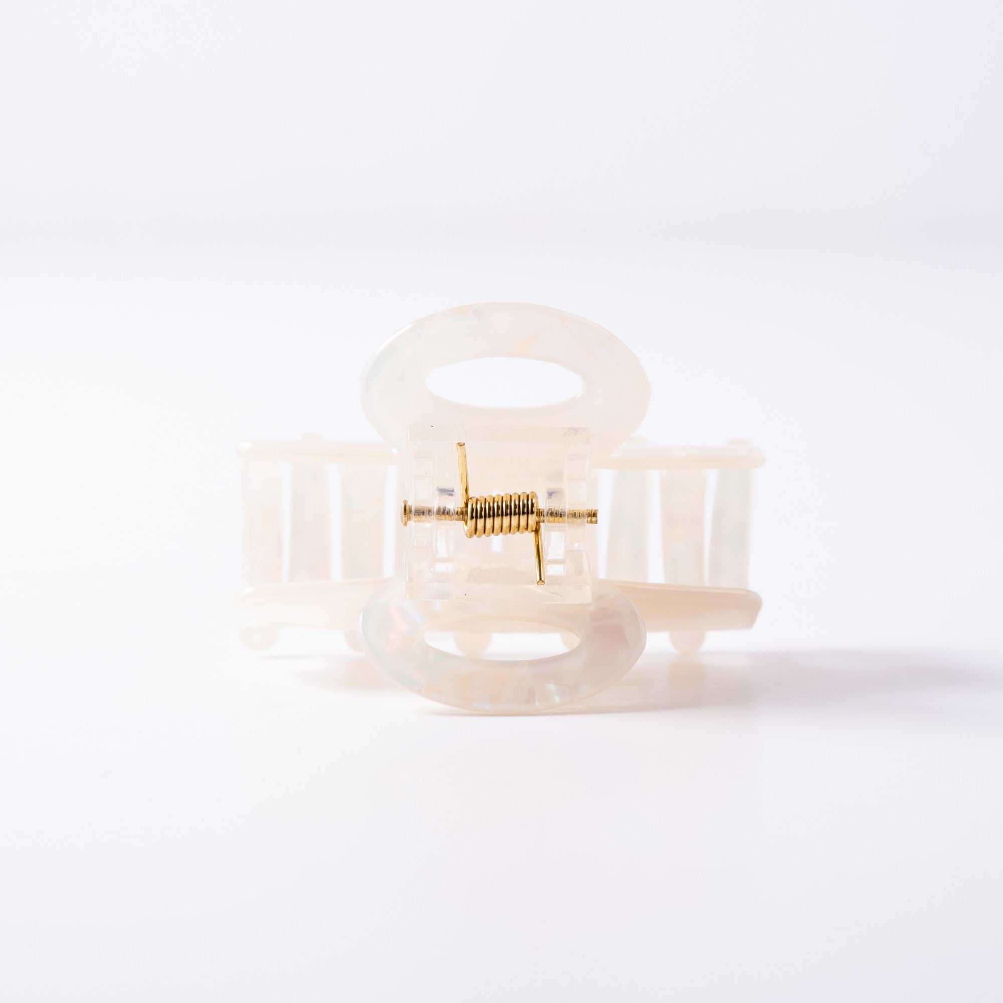 Pearl Loop Classic Claw Clip