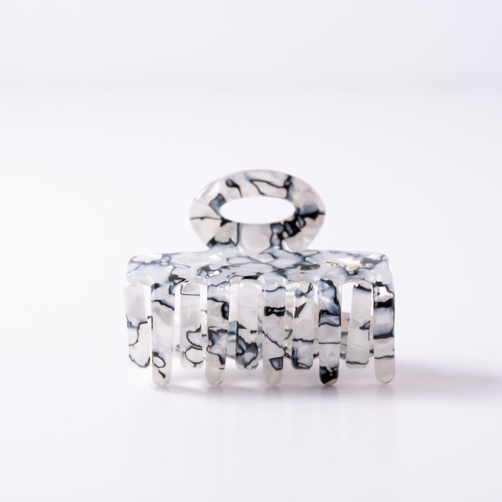 Pearl Loop Classic Claw Clip