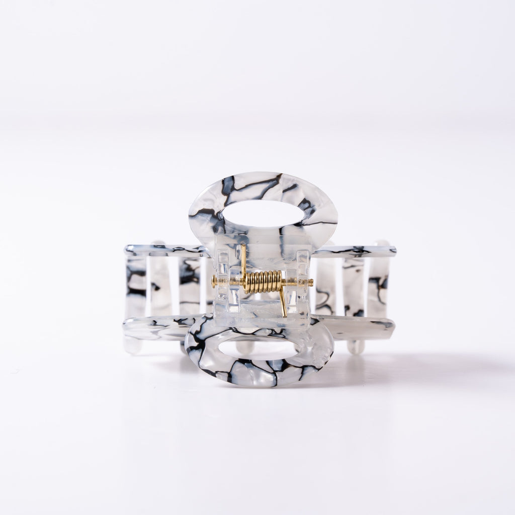 Pearl Loop Classic Claw Clip