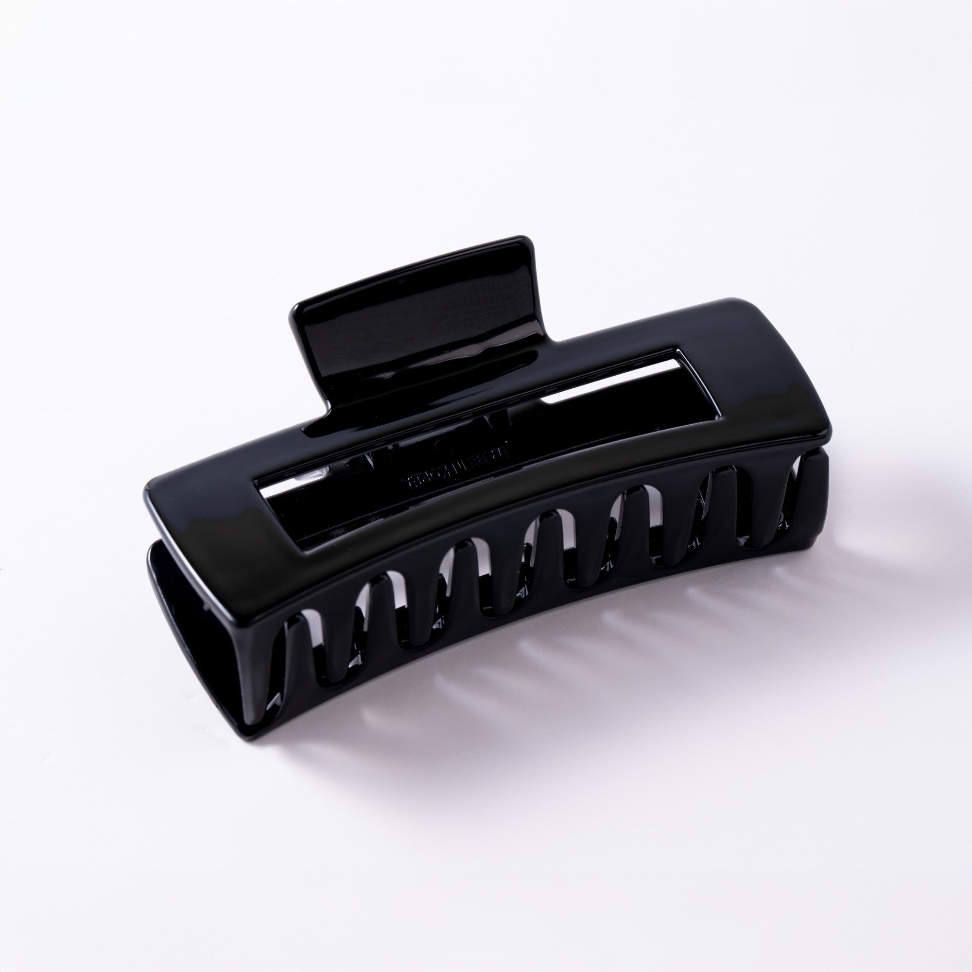 Sleek Frame Claw Clip