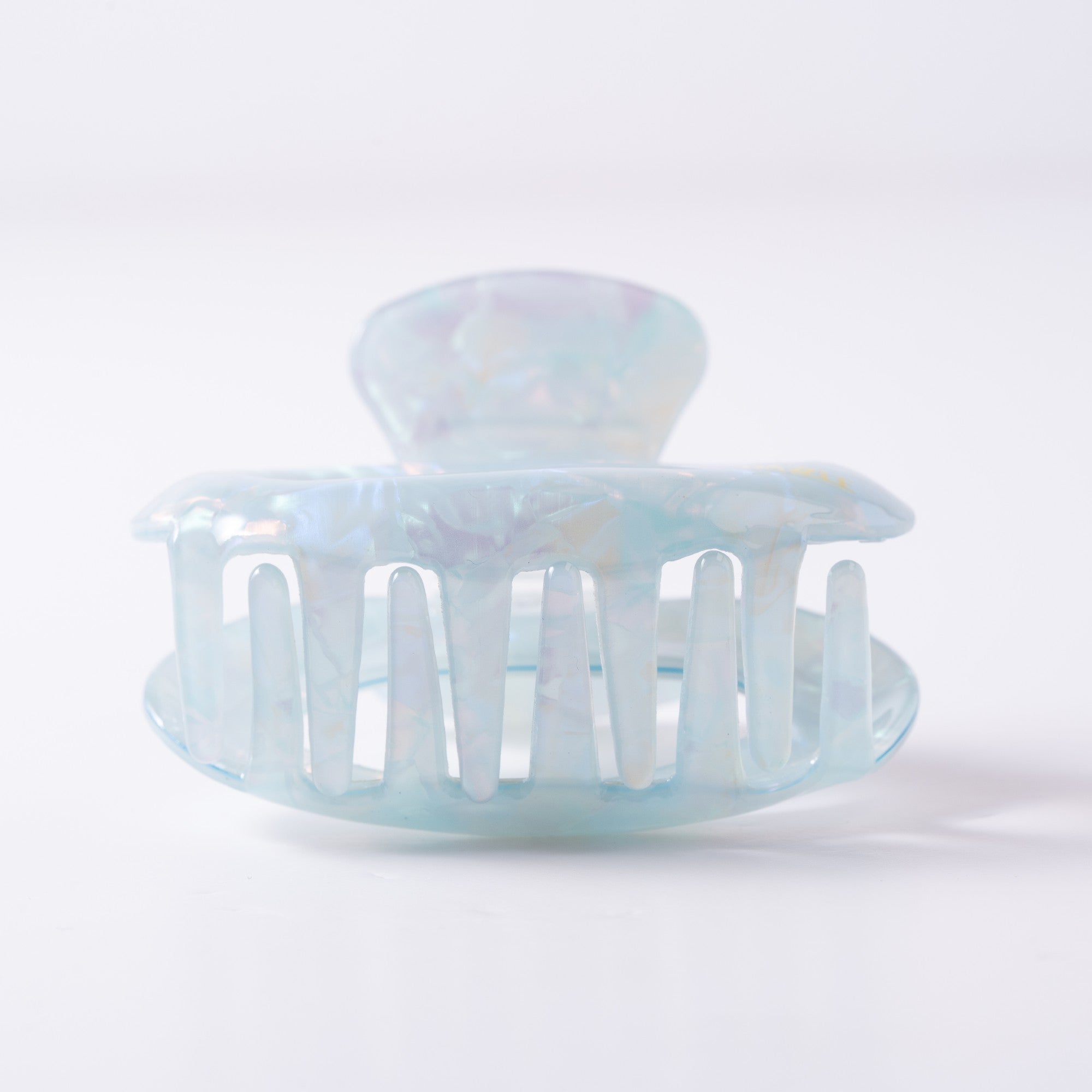 Pearl Luxe Claw Clip