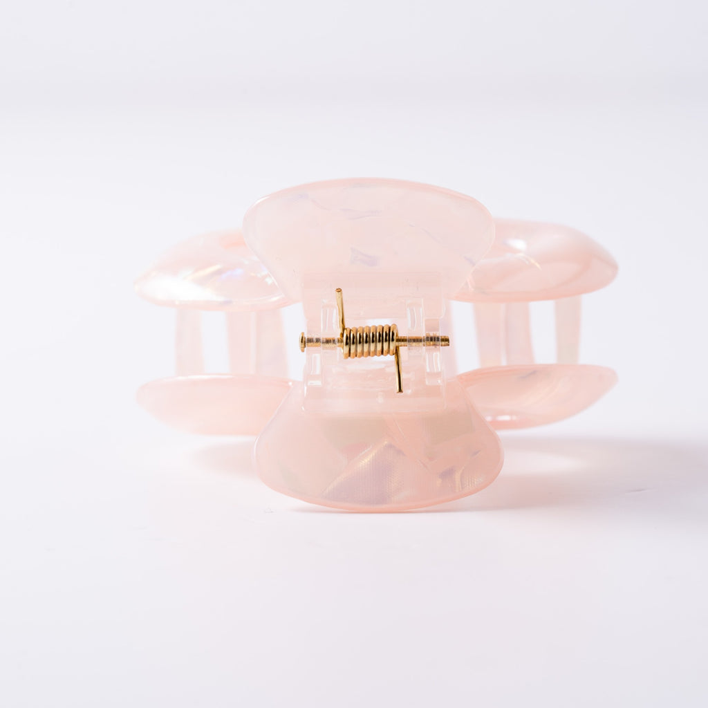 Pearl Luxe Claw Clip
