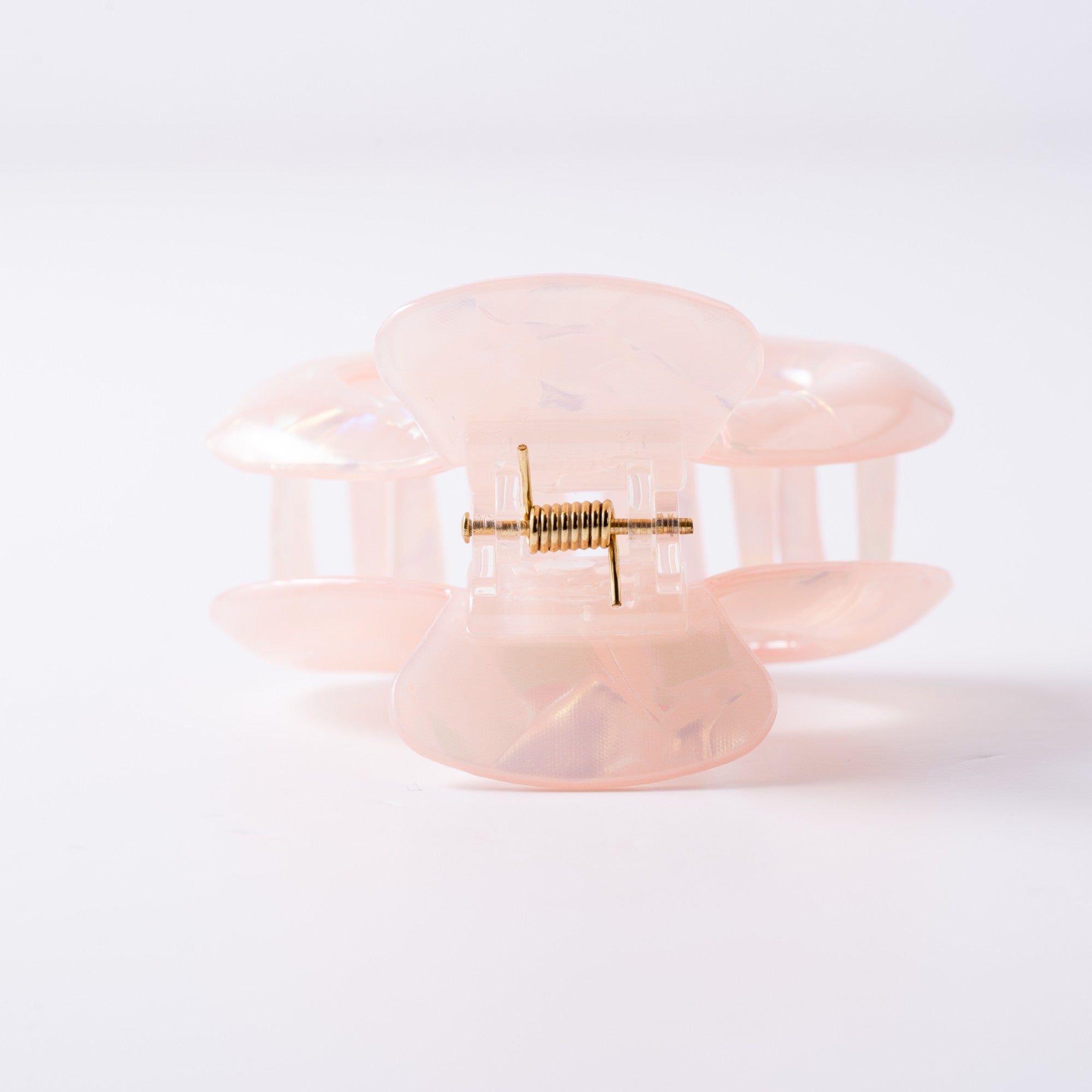 Pearl Luxe Claw Clip
