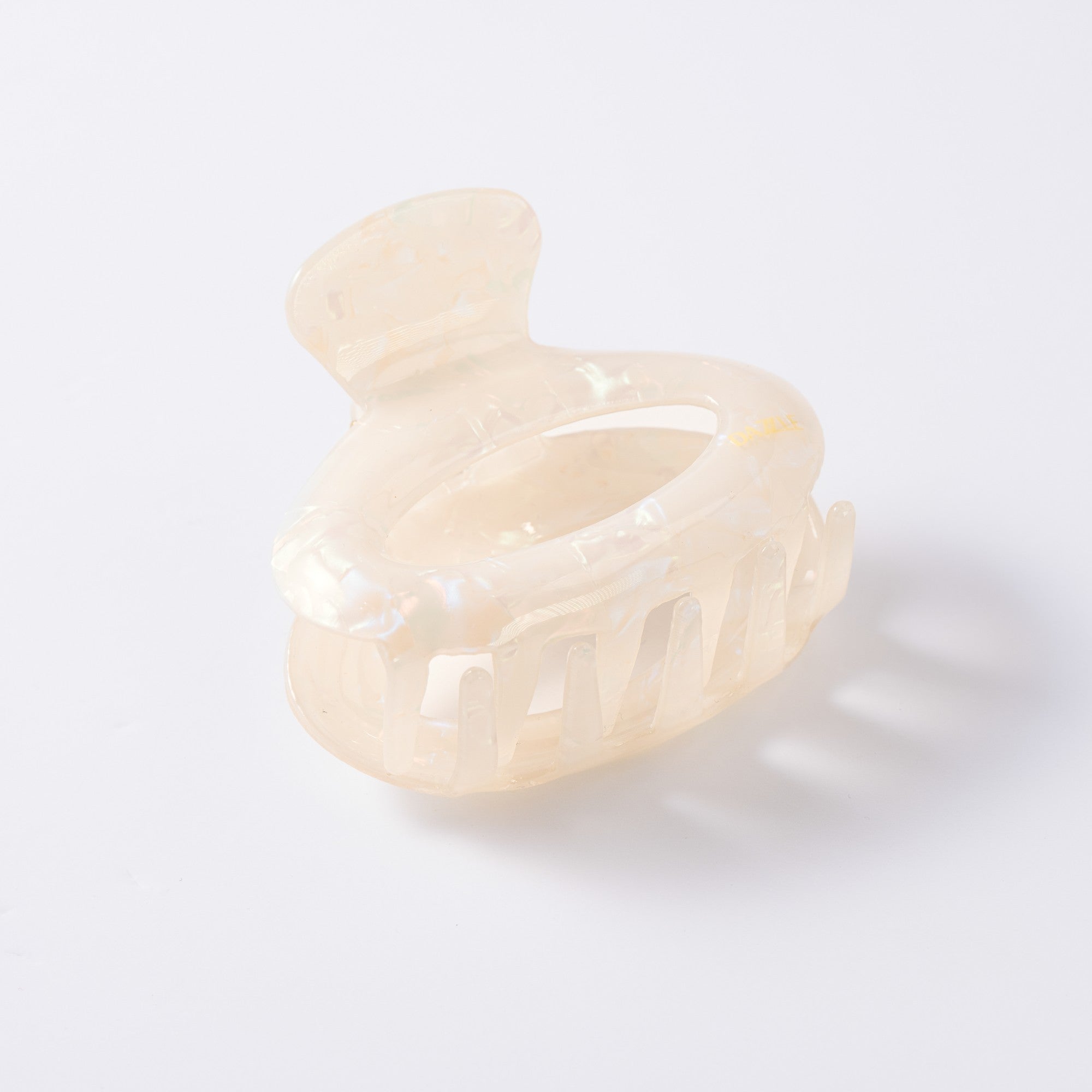 Pearl Luxe Claw Clip