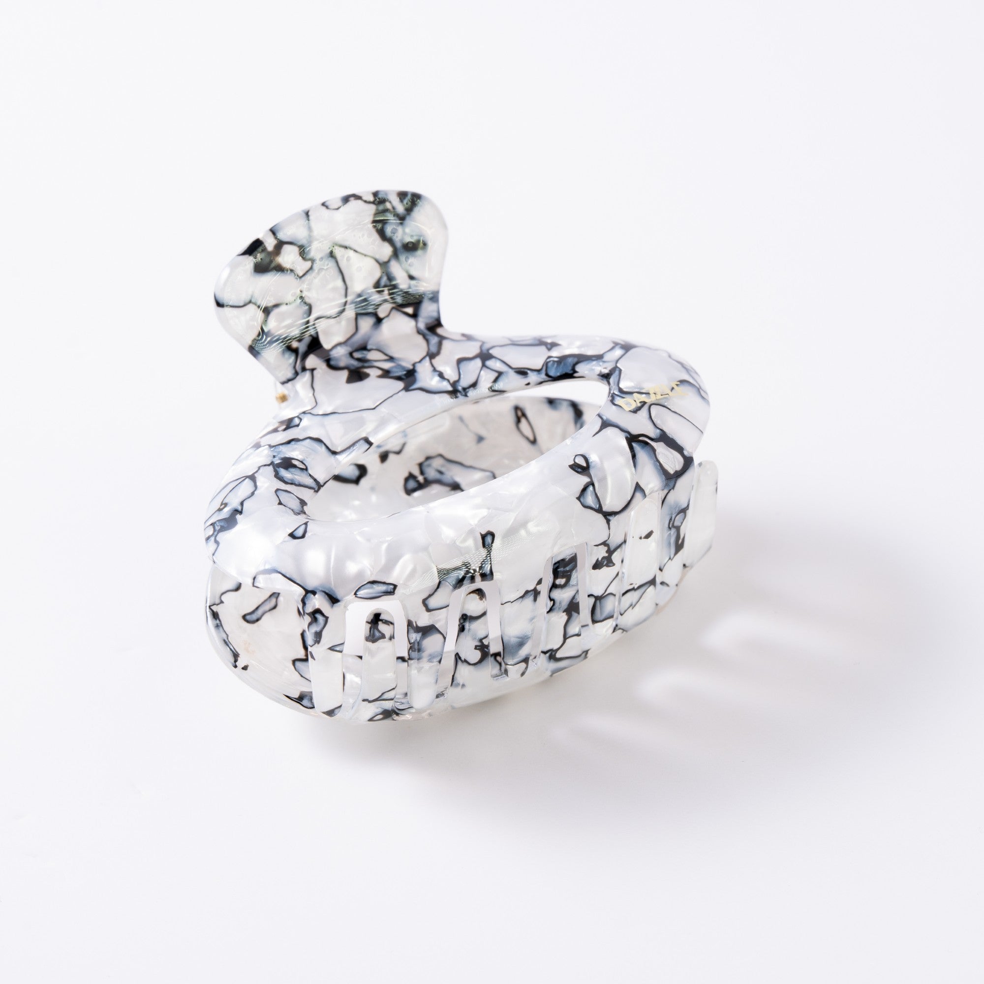 Pearl Luxe Claw Clip