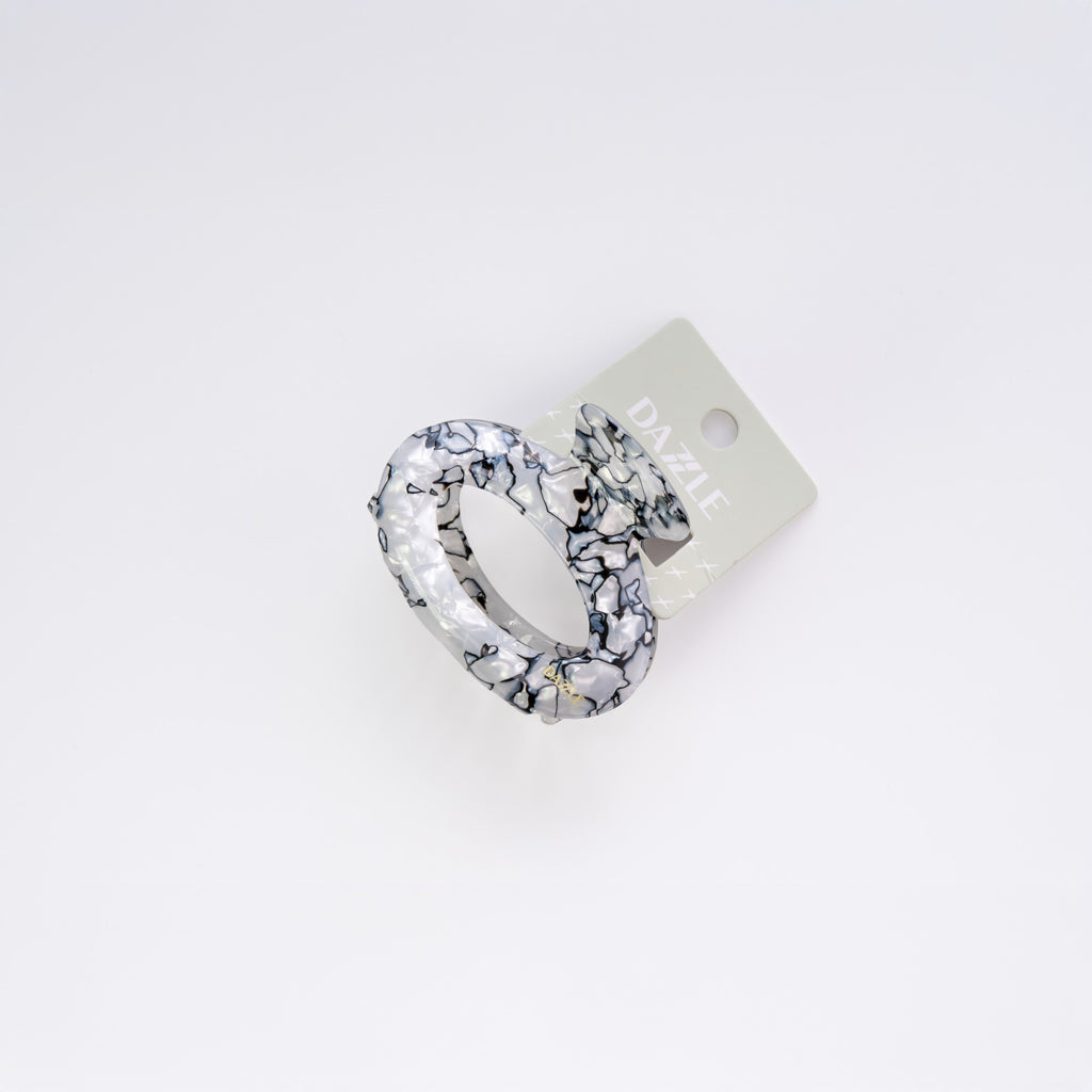 Pearl Luxe Claw Clip