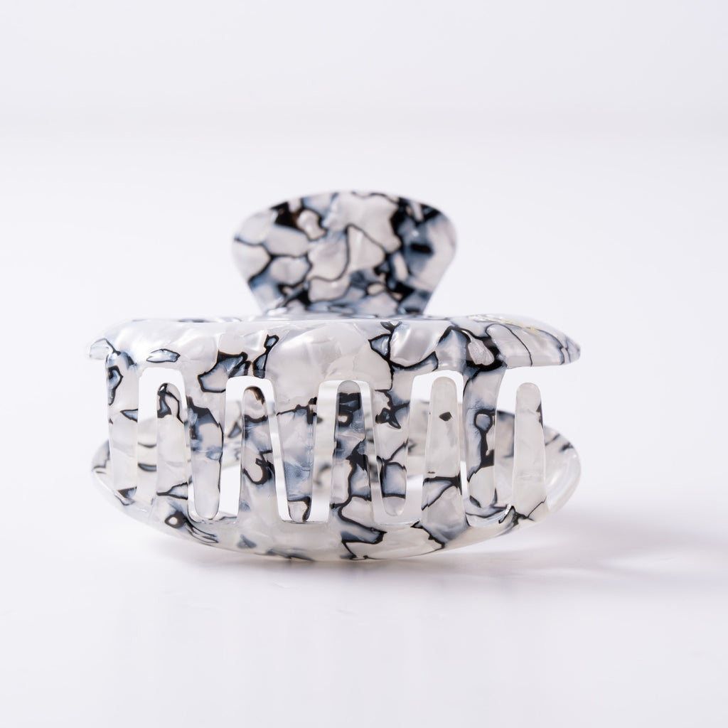 Pearl Luxe Claw Clip