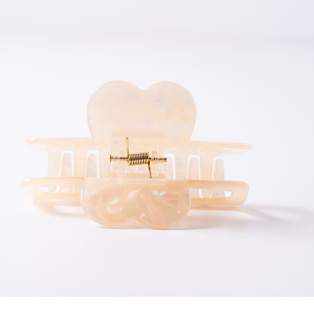 Pearl Heart Claw Clip