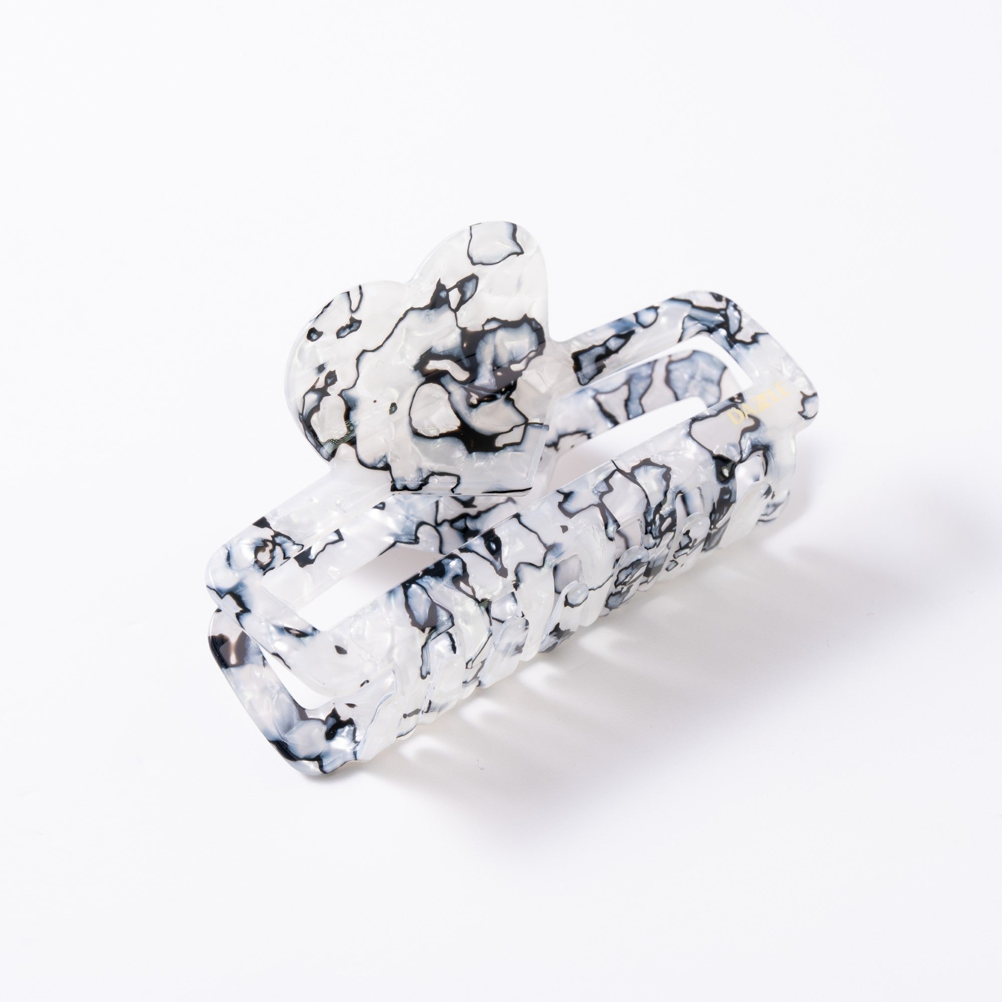 Pearl Heart Claw Clip