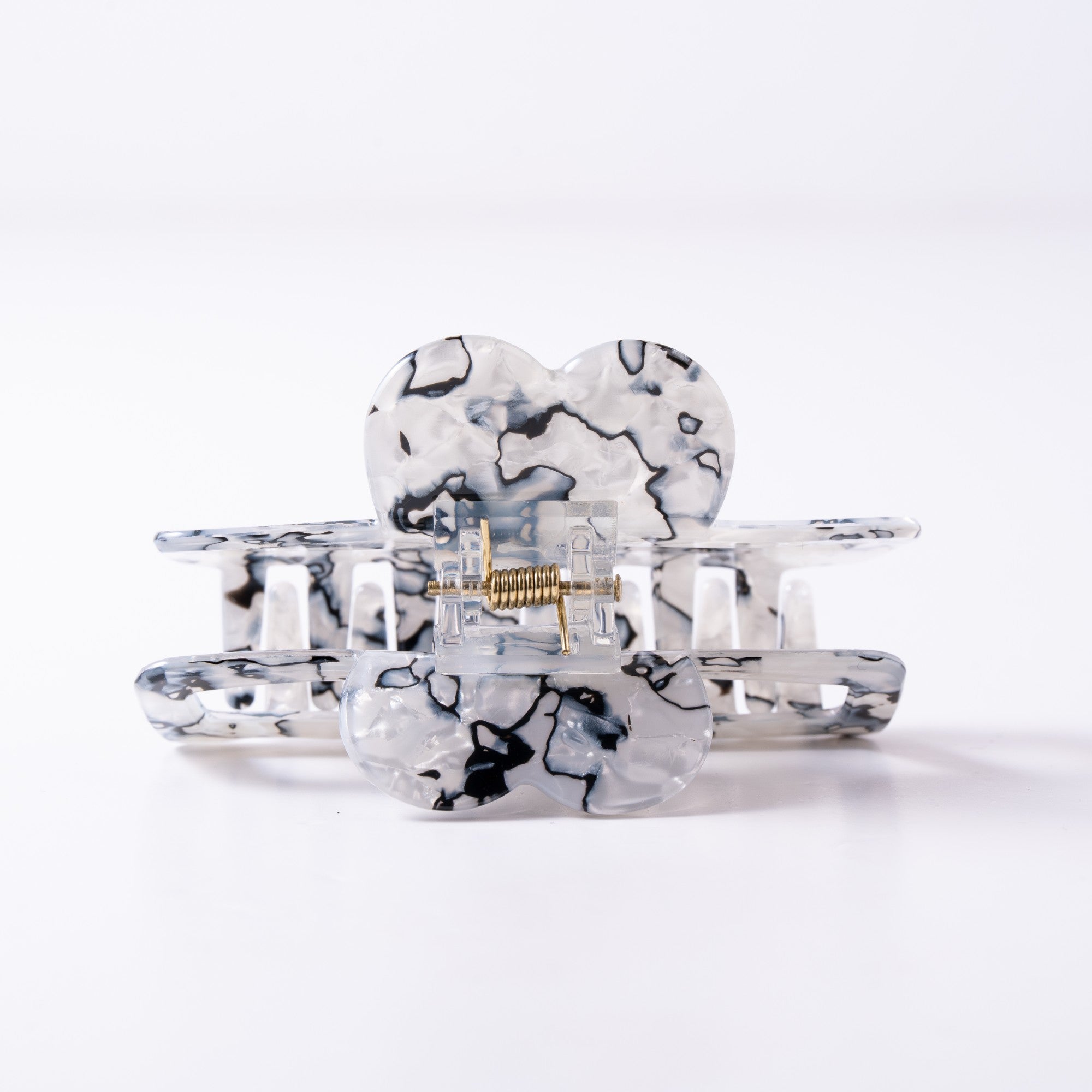 Pearl Heart Claw Clip