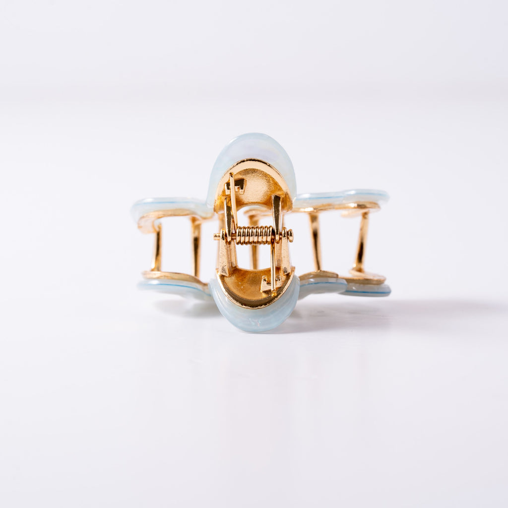 Pearl Wave Claw Clip