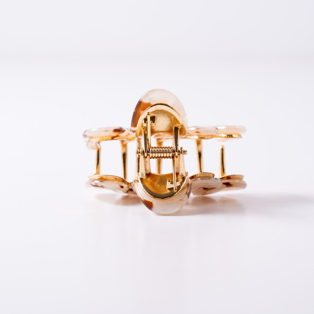 Pearl Wave Claw Clip