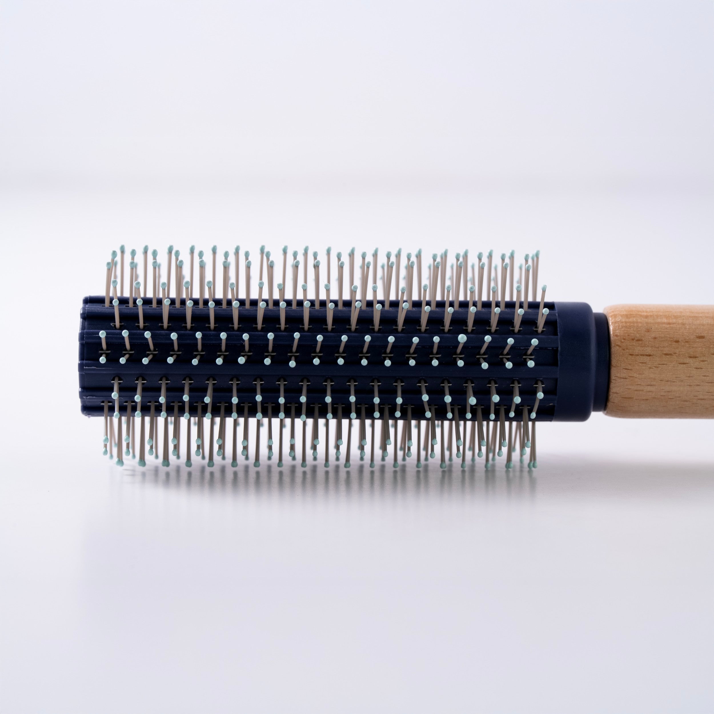 Round Barrel Styling Brush with Wooden Handle