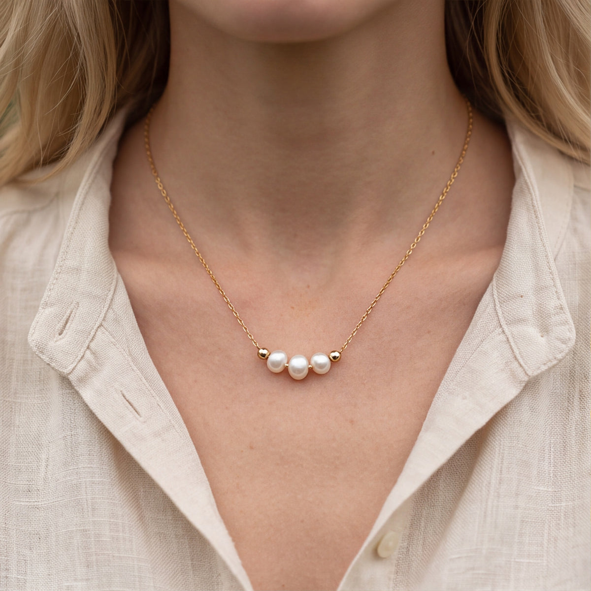 Minimal Fresh water Pearl Accent Necklace