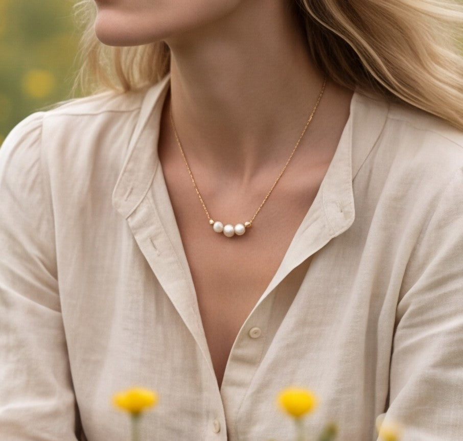 Minimal Fresh water Pearl Accent Necklace