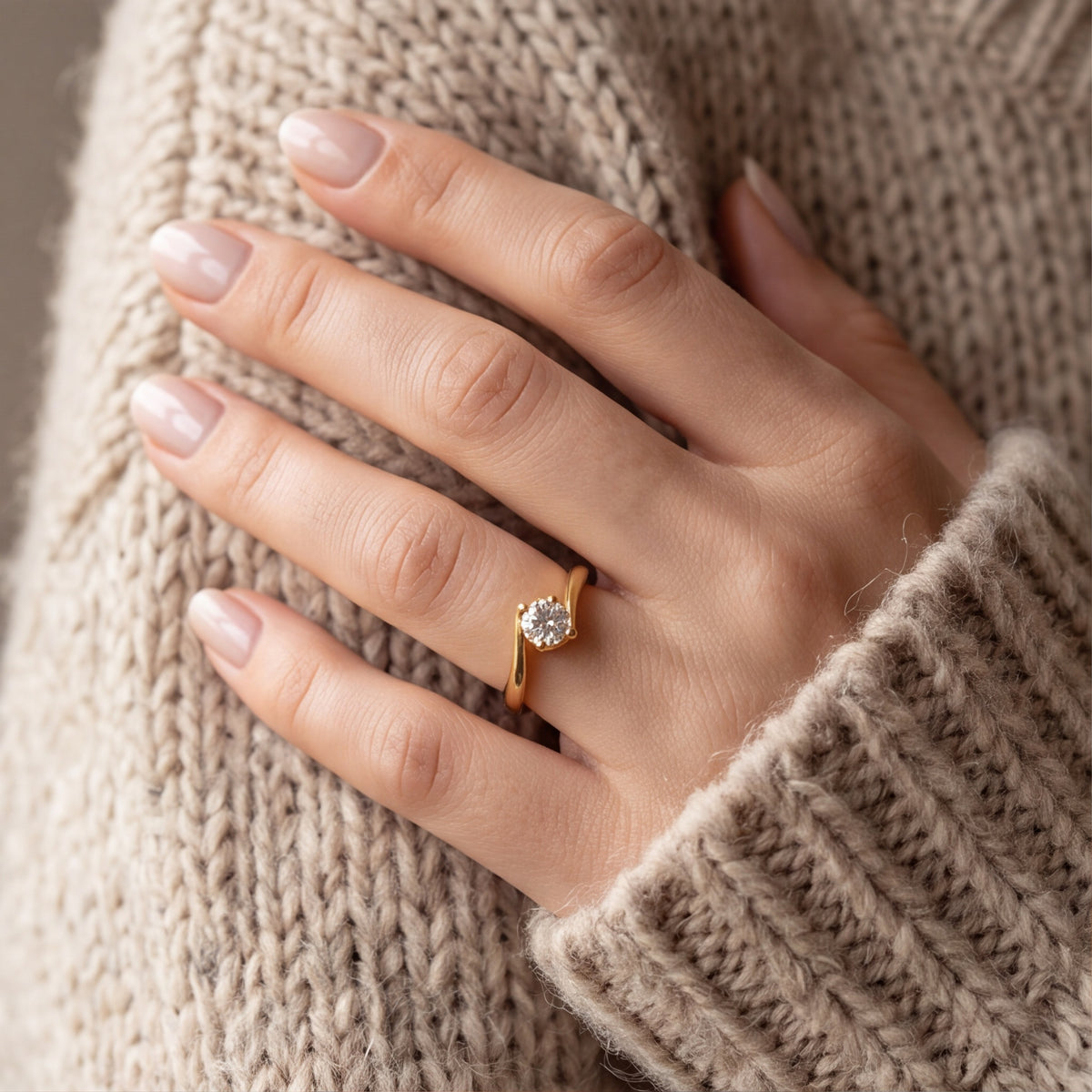 Elegant Curve Diamond Accent Ring